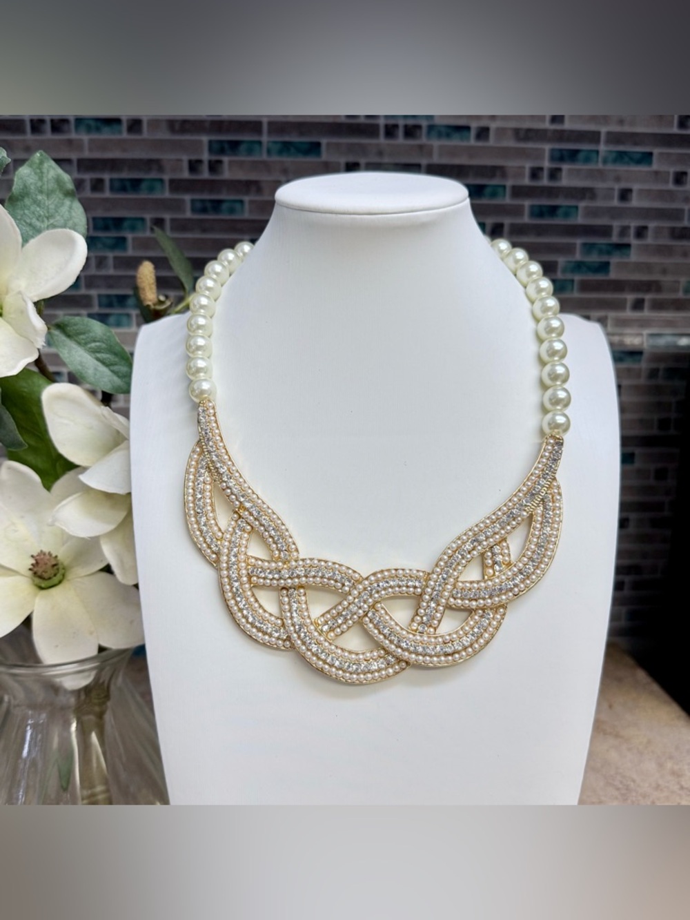 Art deco inspired infinity knot necklace